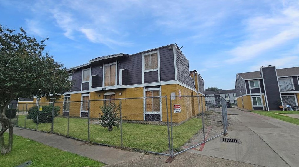 12623 Ashford Meadow Dr, Houston TX  77082-6230 exterior