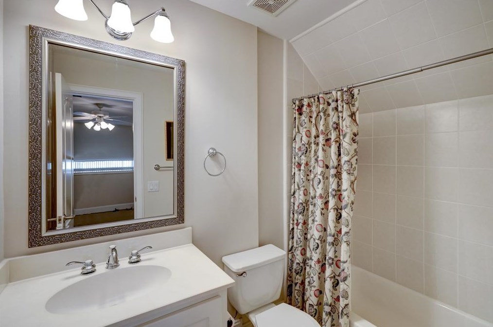 3115 Pittsburgh St, Houston TX 77005-3844 exterior