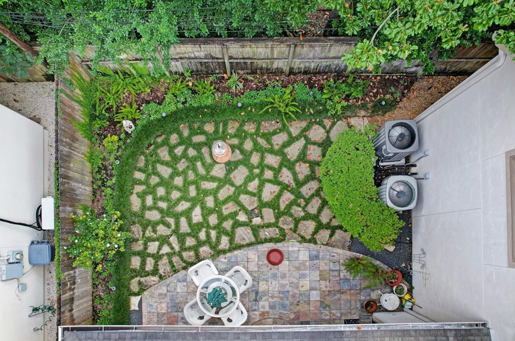 3115 Pittsburgh St, Houston TX 77005-3844 exterior