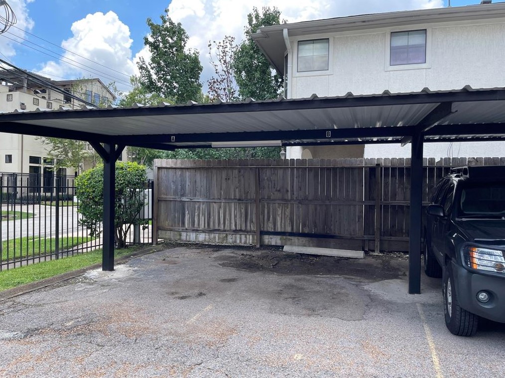 2516 Commonwealth St, Houston TX  77006-2520 exterior