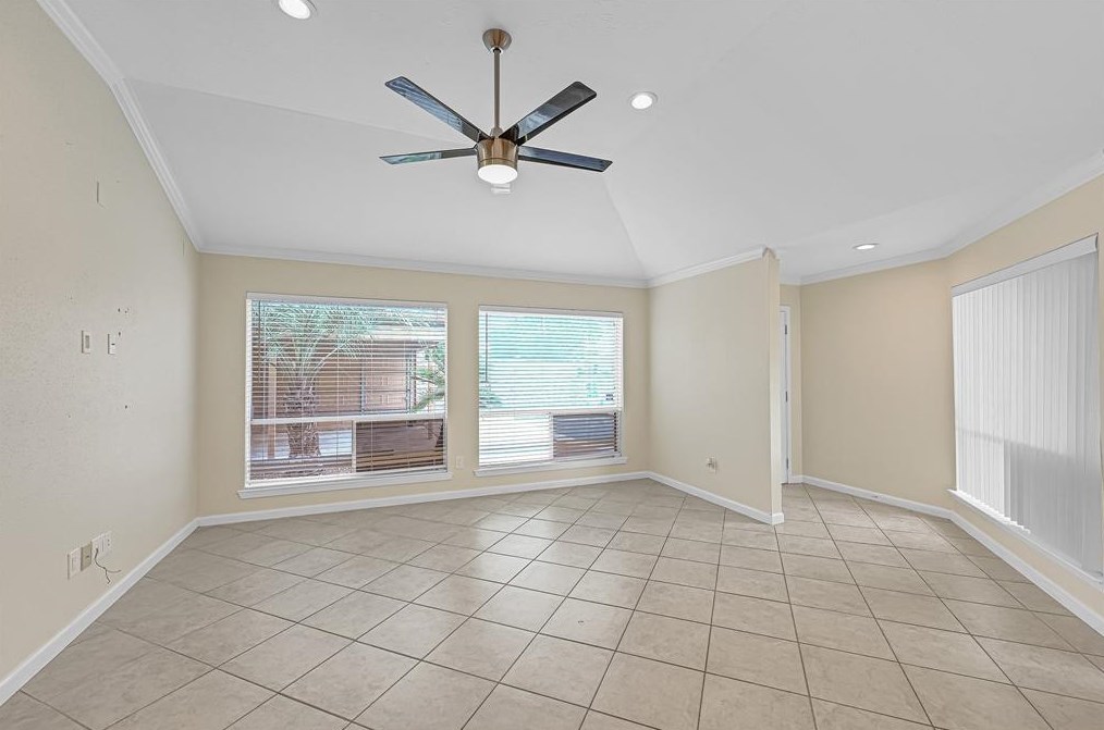 9307 Wellsworth Dr, Houston TX  77083-6159 exterior
