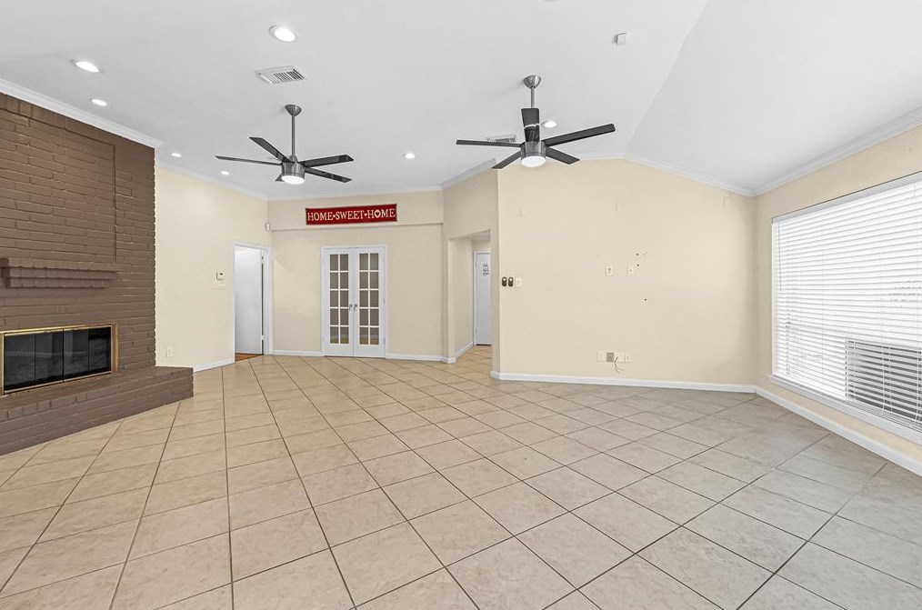9307 Wellsworth Dr, Houston TX  77083-6159 exterior