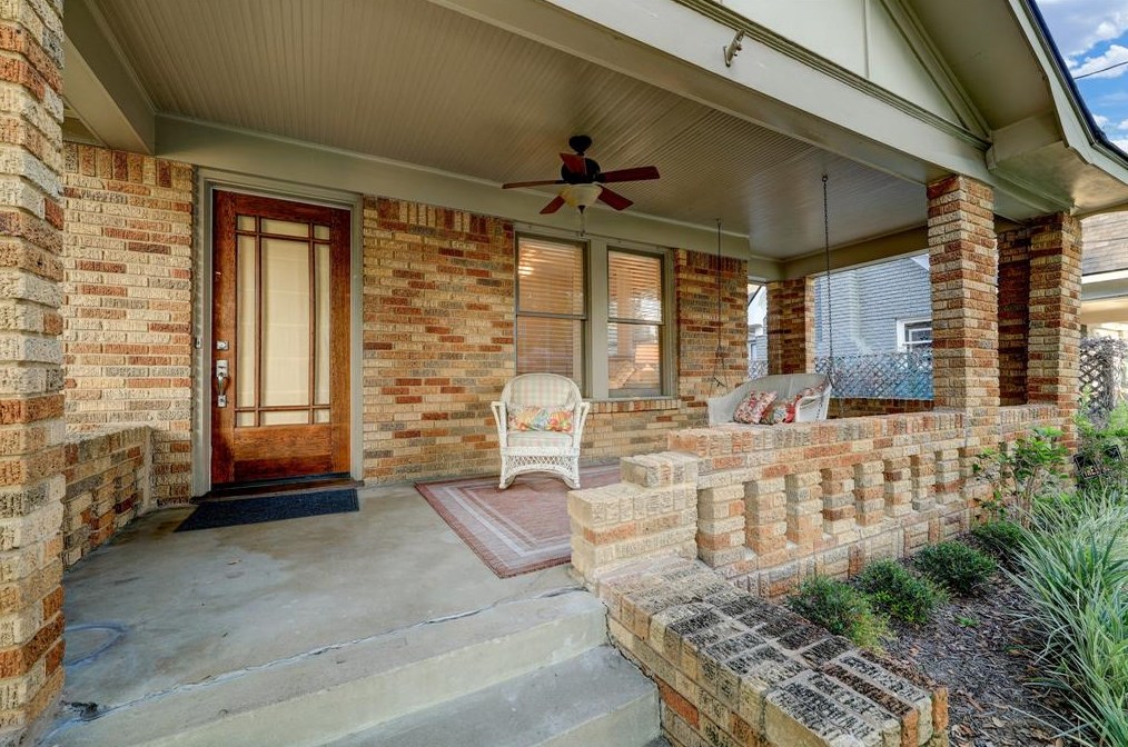 2505 Elmen St, Houston TX  77019-6711 exterior
