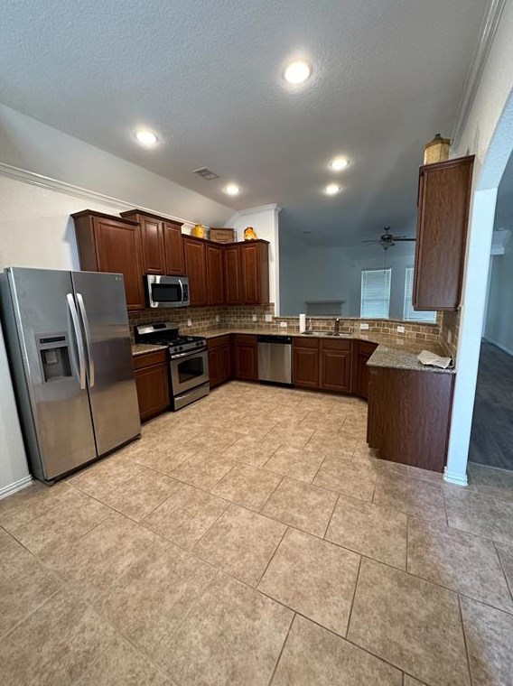 13818 Mckinney Creek Ln, Houston TX  77044-1063 exterior