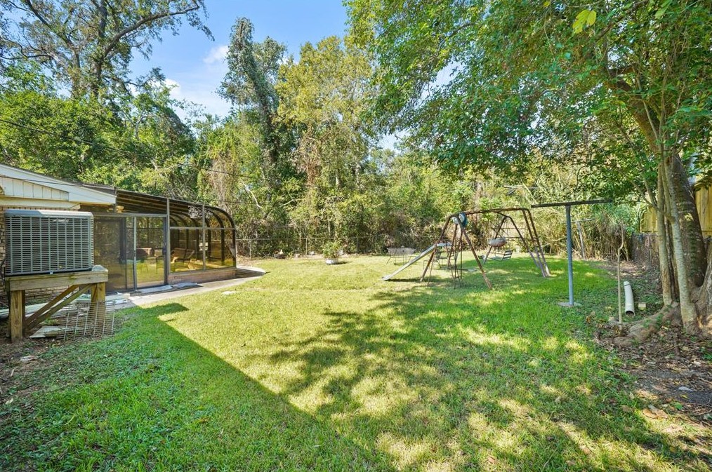 4341 Macgregor Way, Houston TX  77004-6528 exterior