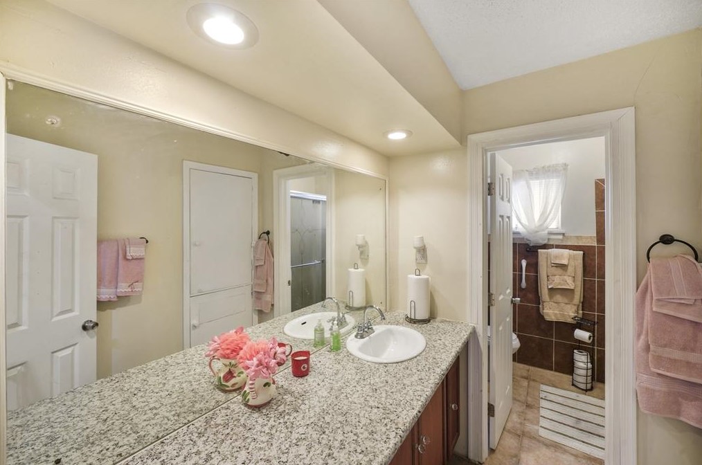 4341 Macgregor Way, Houston TX  77004-6528 exterior
