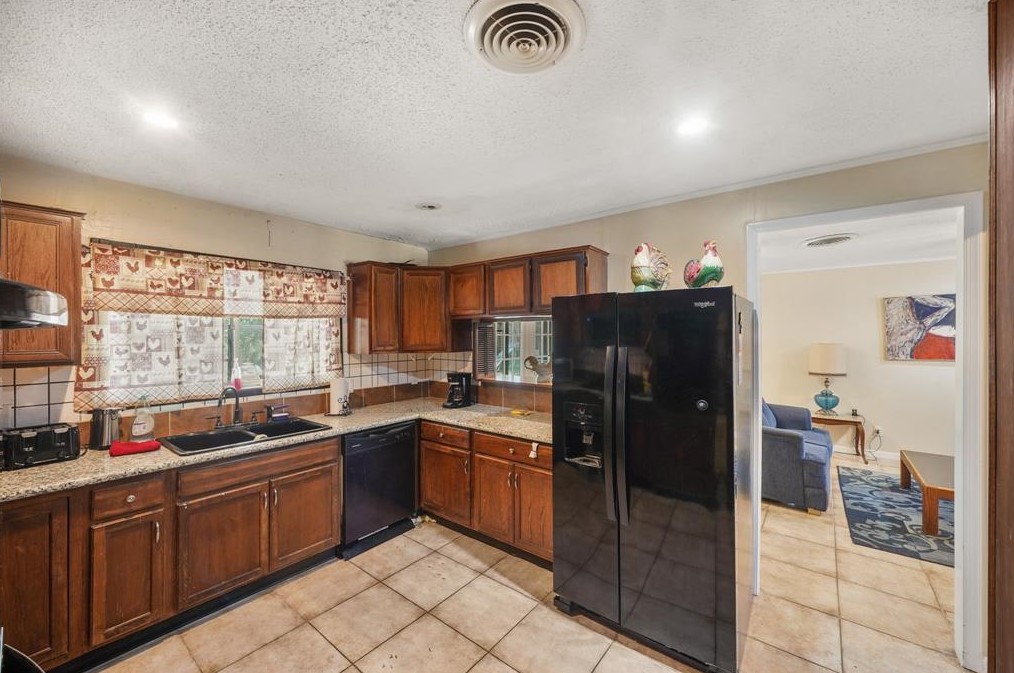 4341 Macgregor Way, Houston TX  77004-6528 exterior