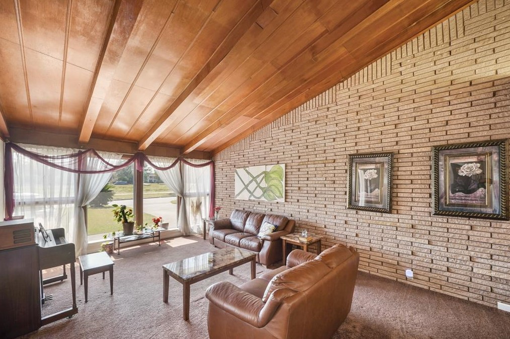4341 Macgregor Way, Houston TX  77004-6528 exterior