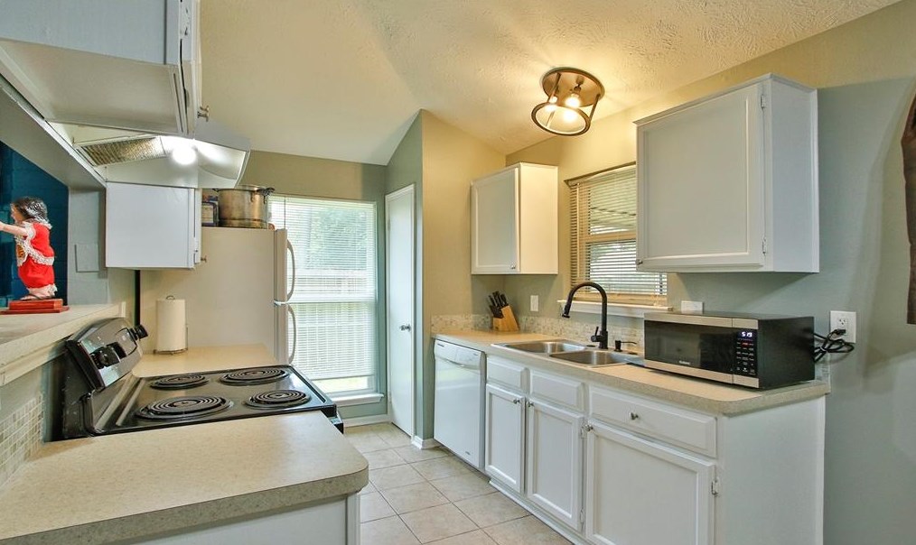 23319 Montague Dr, Spring TX 77373-6957 exterior