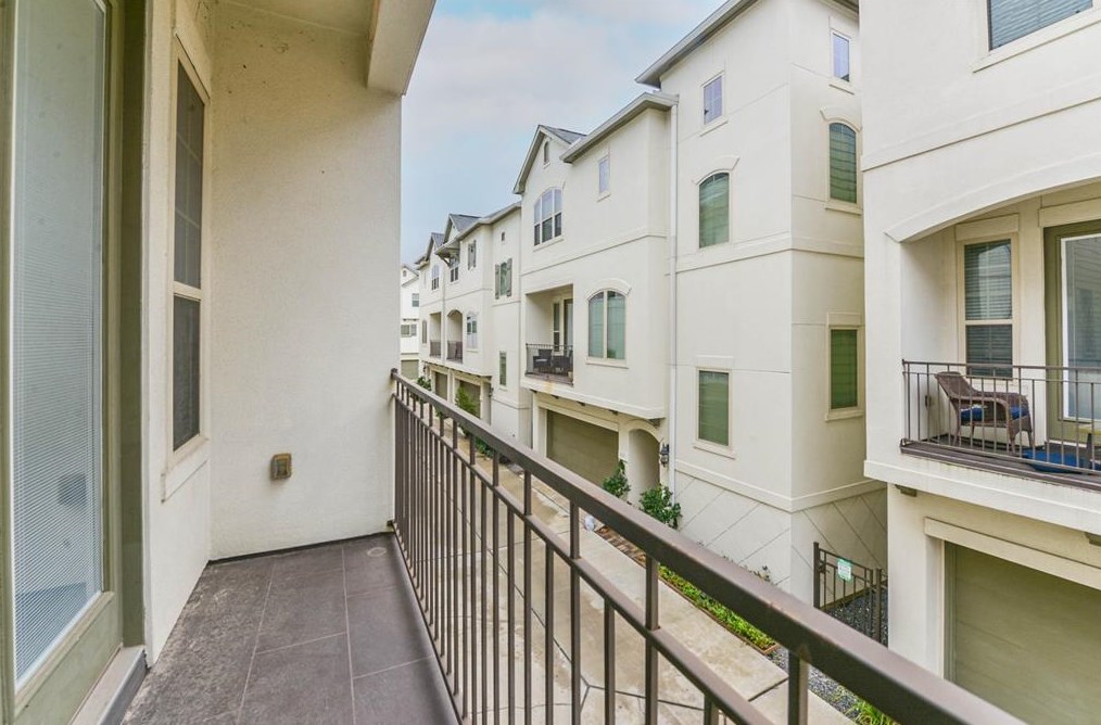 8201 Cambridge St, Houston TX  77054-3102 exterior