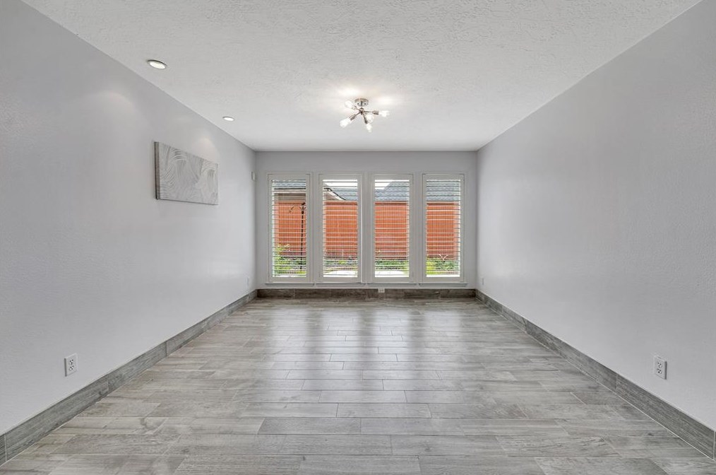 12242 Rocky Knl Dr, Houston TX  77077-5835 exterior
