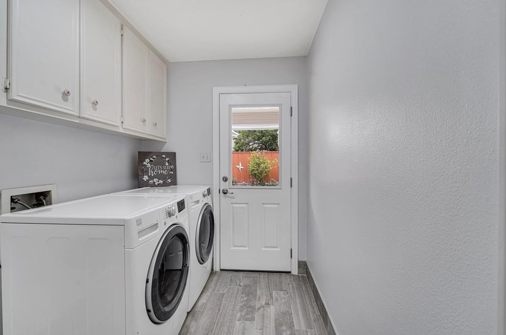 12242 Rocky Knl Dr, Houston TX  77077-5835 exterior