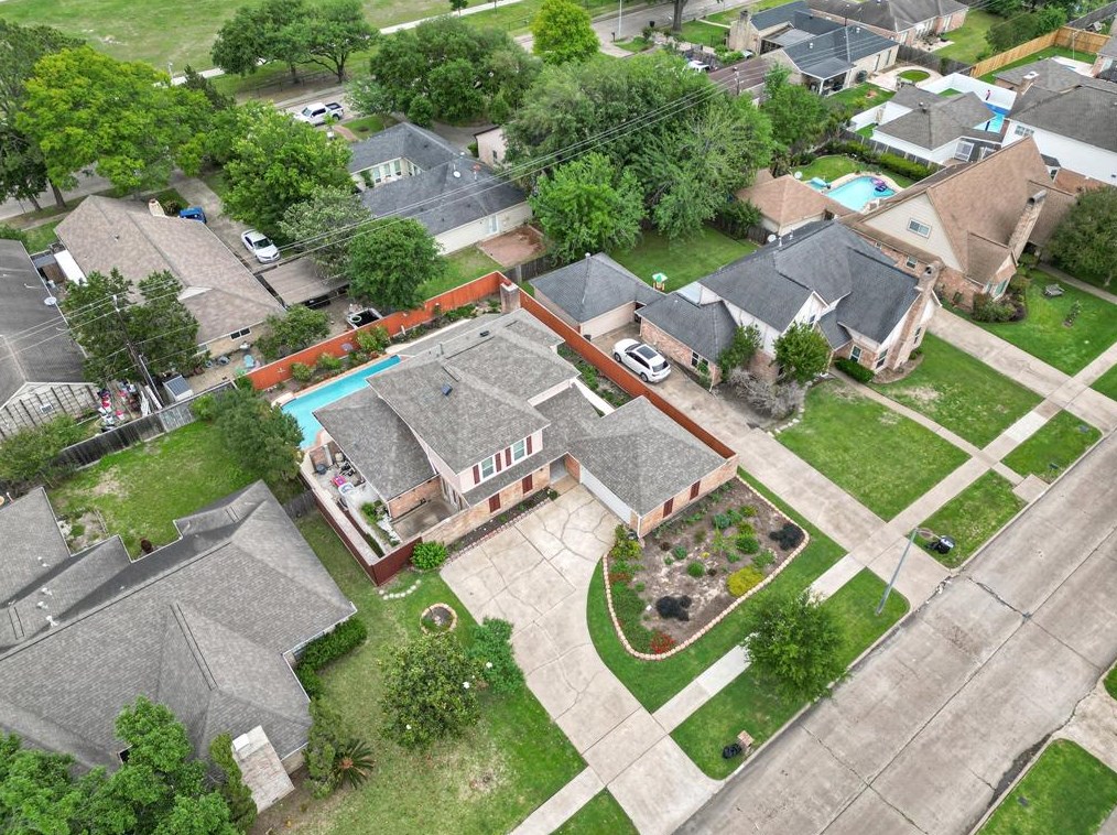 12242 Rocky Knl Dr, Houston TX  77077-5835 exterior