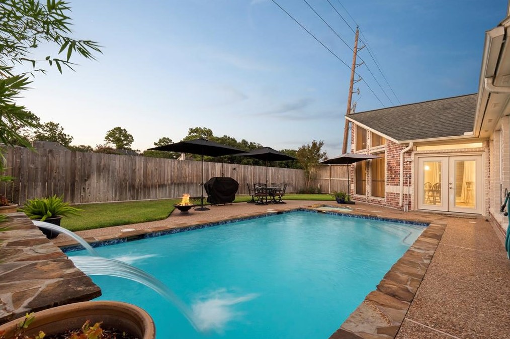 14926 Inverrary Dr, Houston TX  77095-2805 exterior