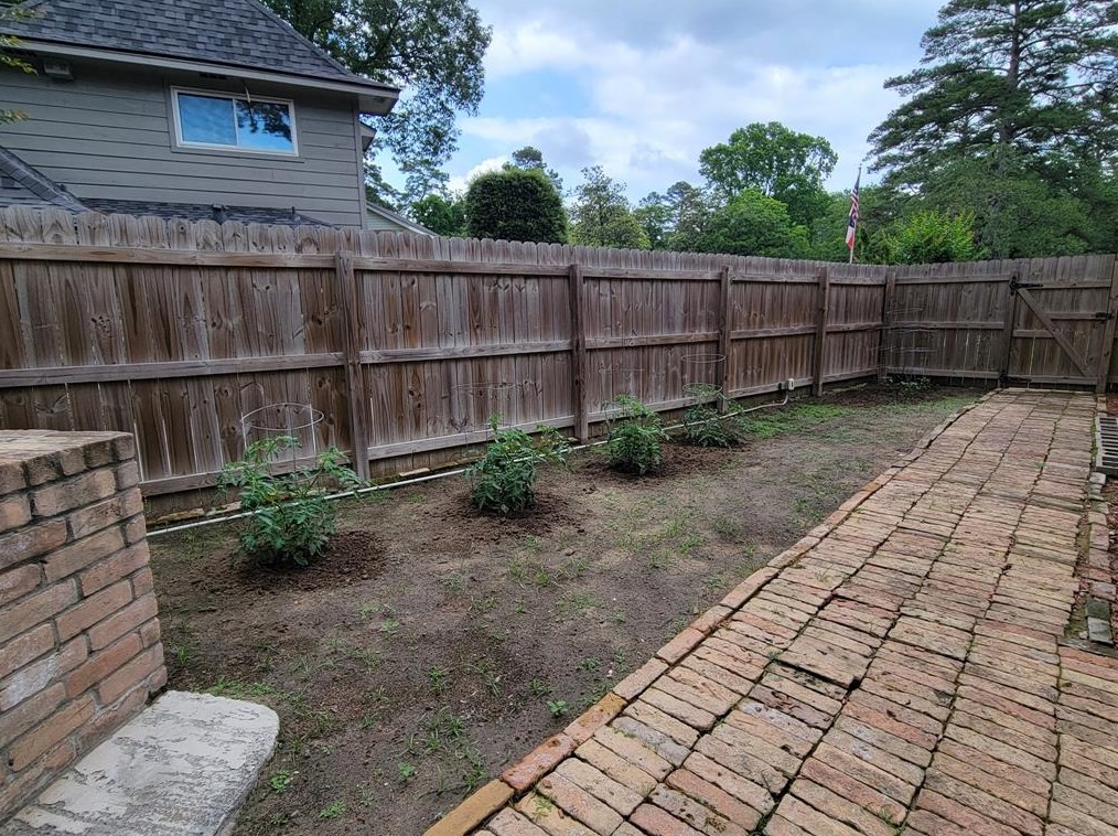 612 Arkansas Park, Conroe TX  77302-1037 exterior