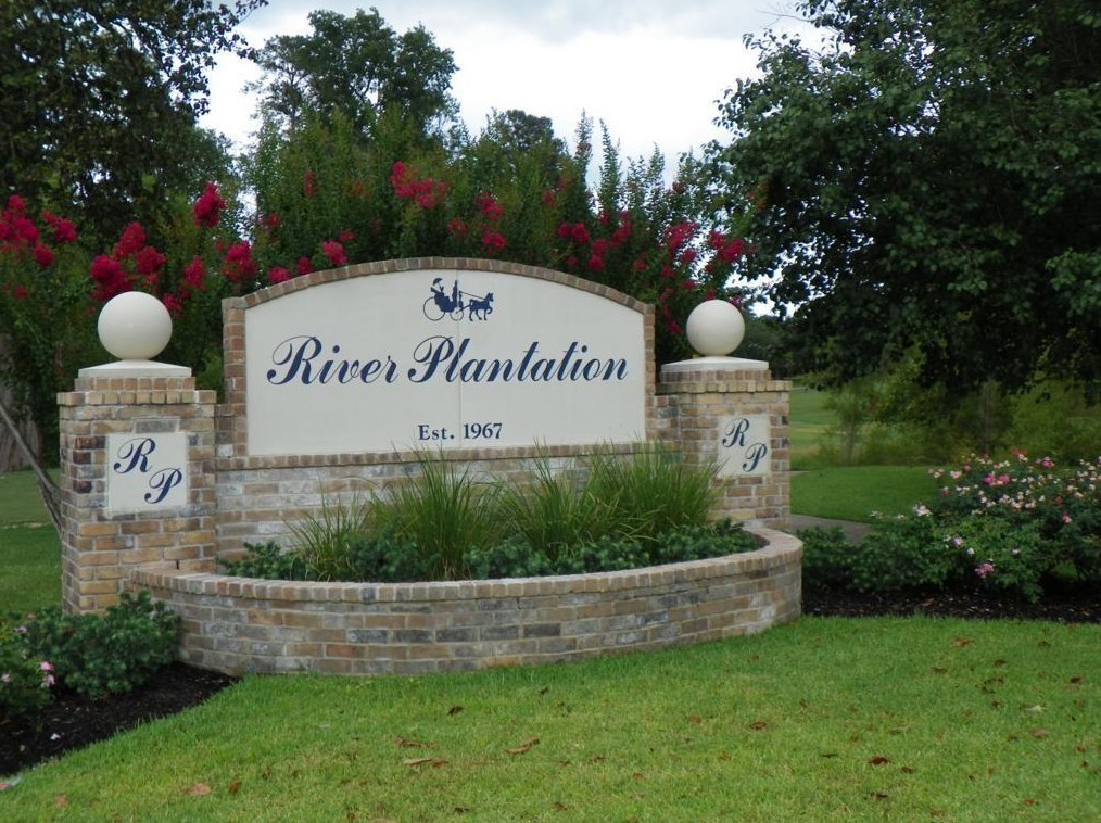 612 Arkansas Park, Conroe TX  77302-1037 exterior