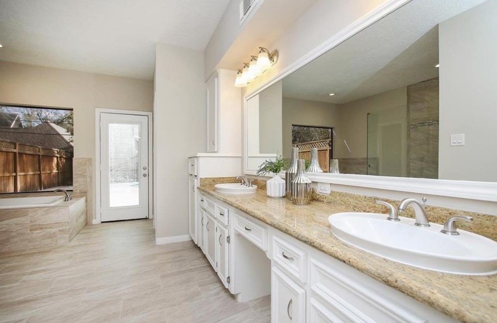 6111 Hampton Way Ct, Spring TX 77389-4903 exterior