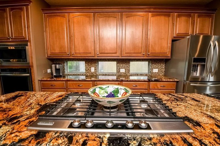 15614 Stone Gables Ln, Houston TX  77044-5367 exterior