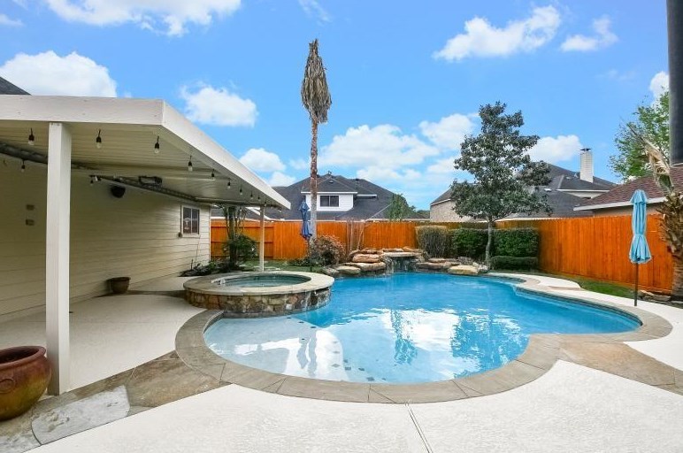 15614 Stone Gables Ln, Houston TX  77044-5367 exterior