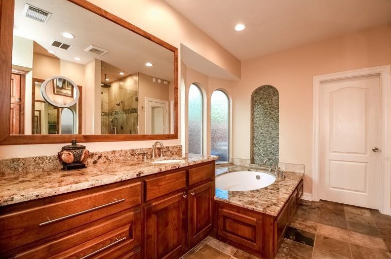 15614 Stone Gables Ln, Houston TX  77044-5367 exterior