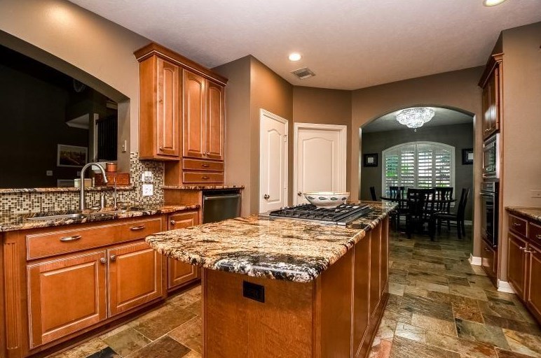 15614 Stone Gables Ln, Houston TX  77044-5367 exterior