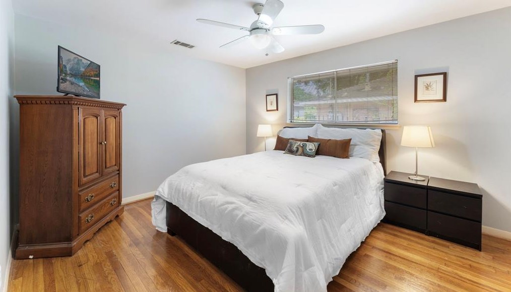 5458 Jackwood, Houston TX  77096-1108 exterior