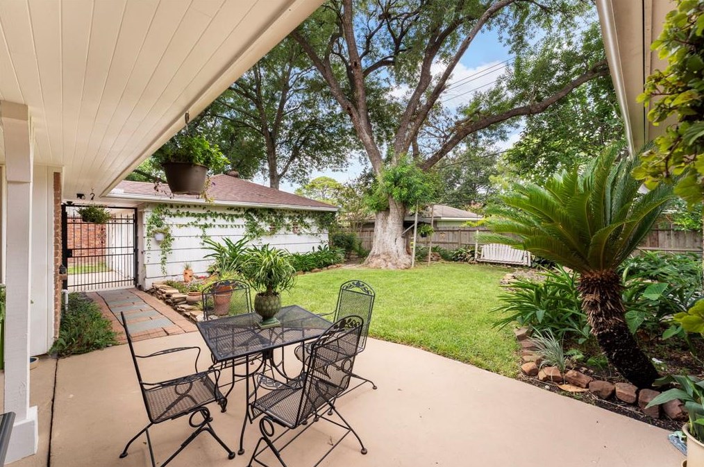 5458 Jackwood, Houston TX  77096-1108 exterior