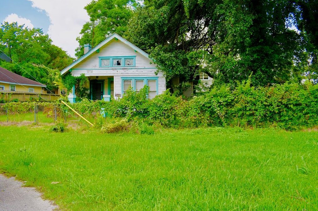2721 Morrison, Houston TX  77009-7615 exterior