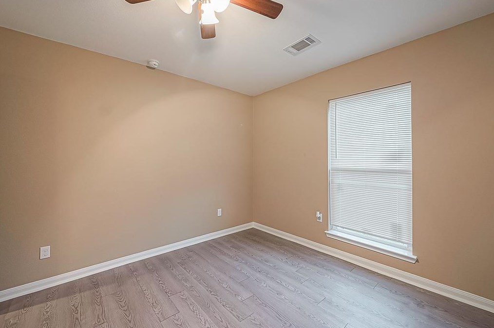 1412 Caplin St, Houston TX  77022-5707 exterior