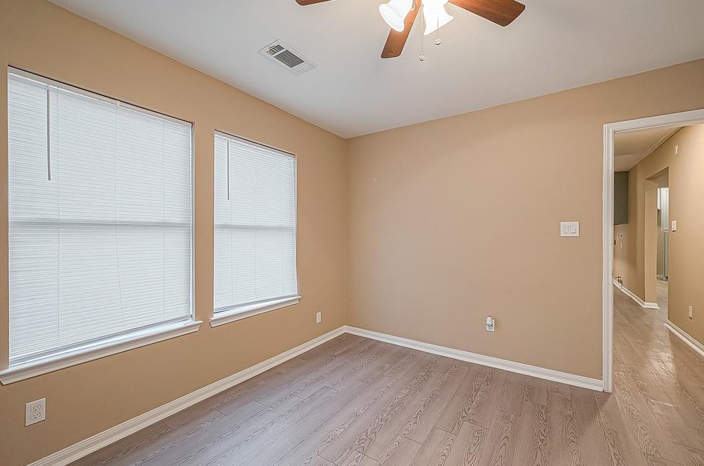 1412 Caplin St, Houston TX  77022-5707 exterior