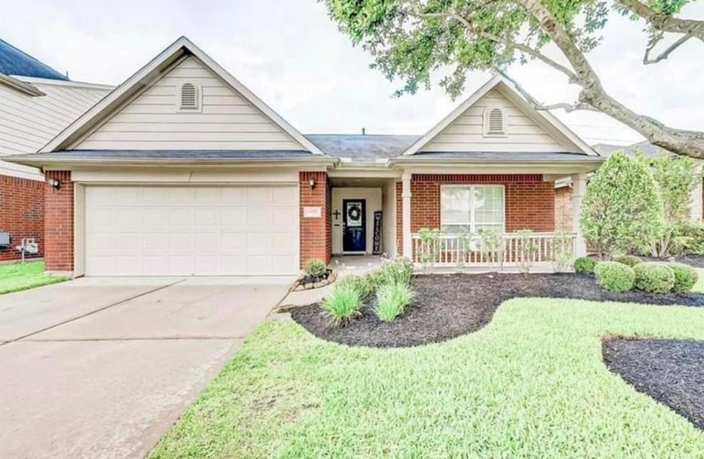 6326 Saragosa Crossing Ln, Houston TX  77066-3298 exterior