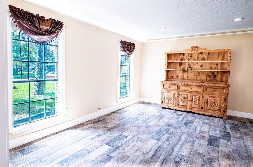 2018 Anvil Dr, Houston TX  77090-2006 exterior