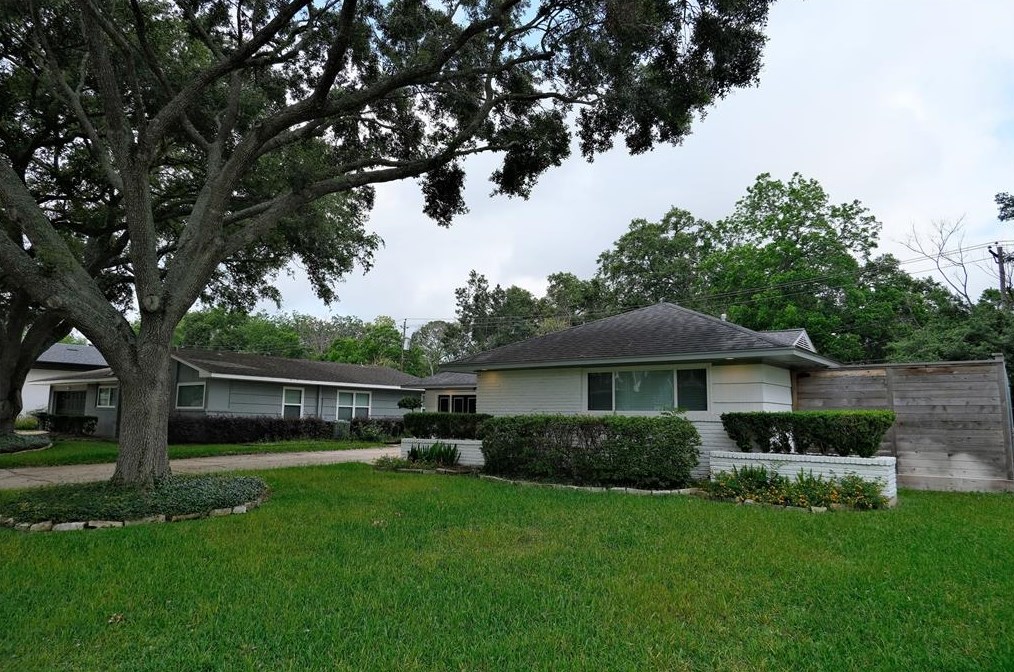 4722 Redstart St, Houston TX  77035-4908 exterior