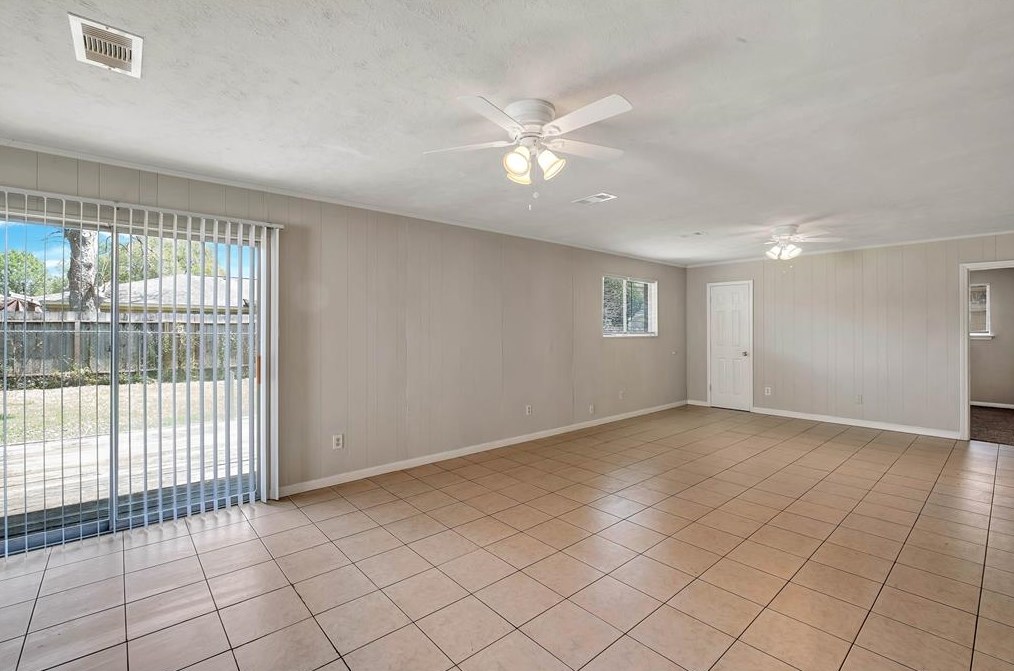 11862 Evelyn Cir, Houston TX  77071-3404 exterior
