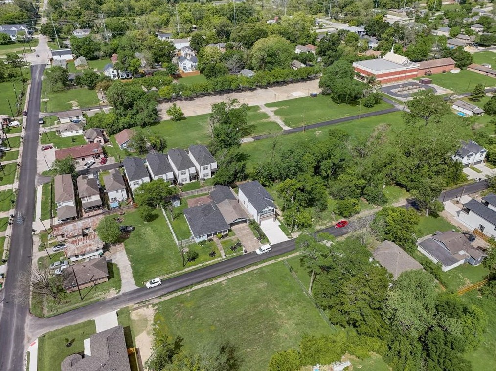 6515 Tuskegee St, Houston TX  77091-4128 exterior