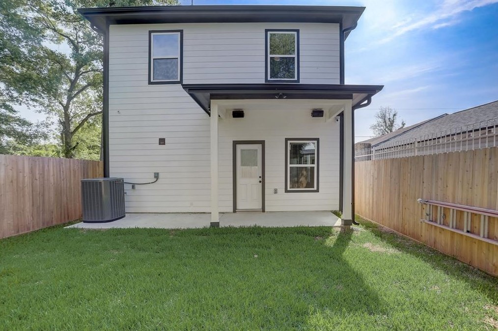 6515 Tuskegee St, Houston TX  77091-4128 exterior