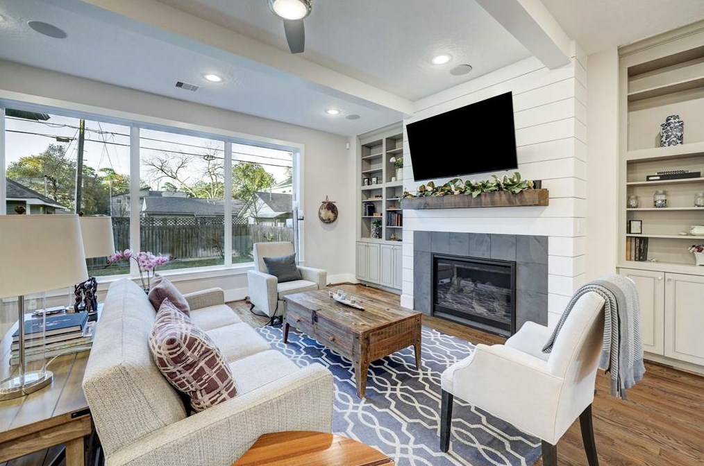 1910 Du Barry Ln, Houston TX 77018-5205 exterior