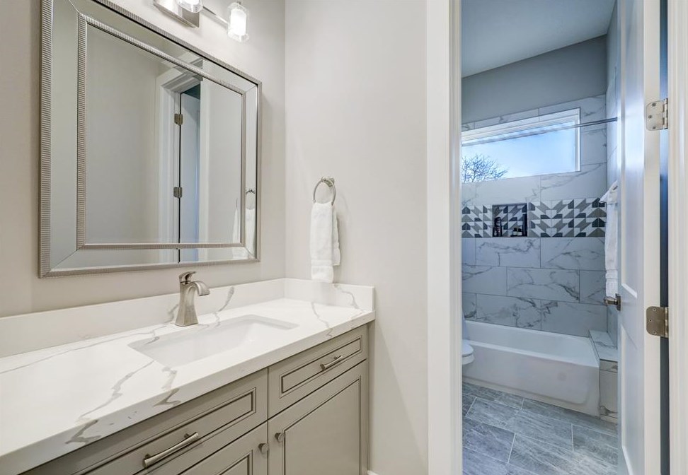 1910 Du Barry Ln, Houston TX 77018-5205 exterior