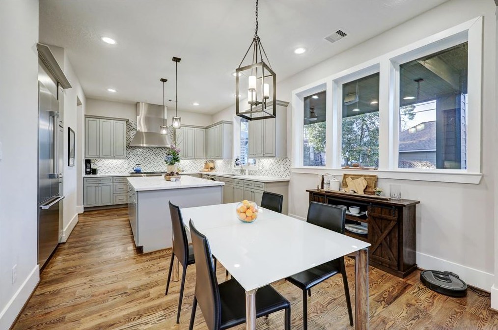 1910 Du Barry Ln, Houston TX 77018-5205 exterior