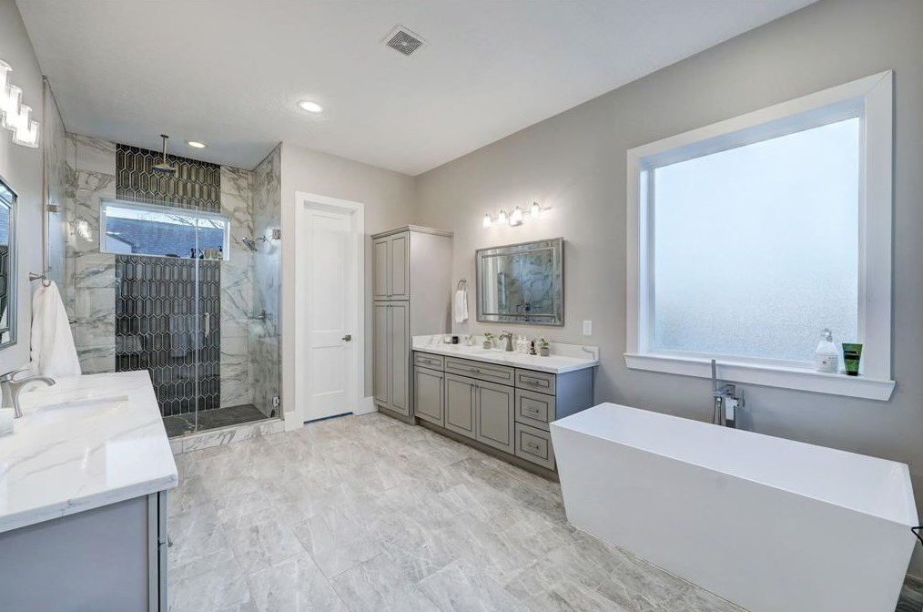 1910 Du Barry Ln, Houston TX 77018-5205 exterior