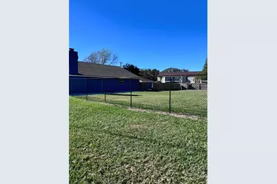 1809 E Bayshore Drive Drive, Palacios, TX 77465 - Photo 3