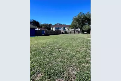 1809 E Bayshore Drive Drive, Palacios, TX 77465 - Photo 9