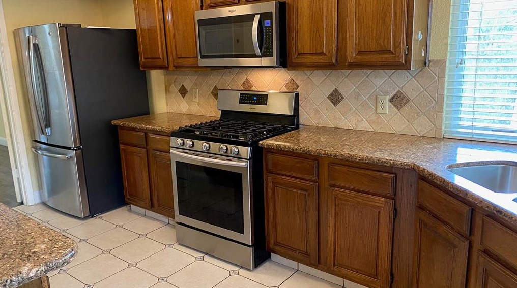1903 Brushy Creek Dr, Sugar Land TX  77478-4273 exterior