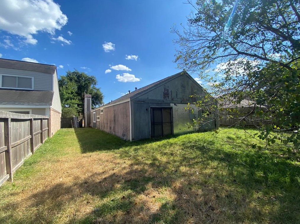 6434 Ludington Dr, Houston TX  77035-3919 exterior