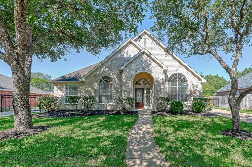 2138 Bluffton Ln, Katy TX  77450-6028 exterior