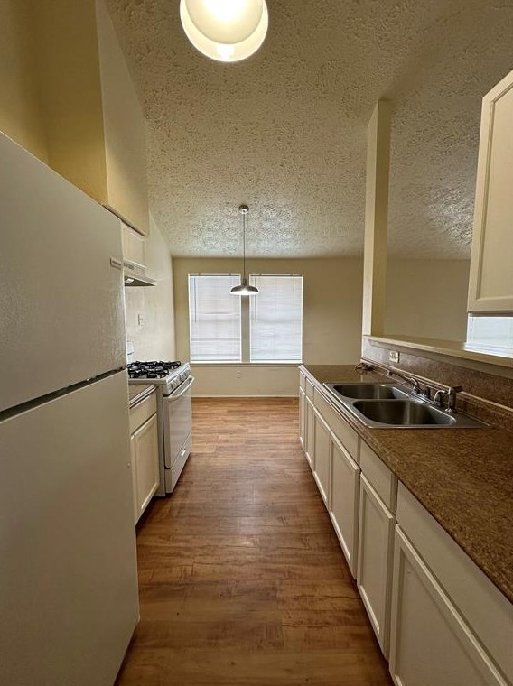 10058 Sharpton Dr, Houston TX  77038-2408 exterior