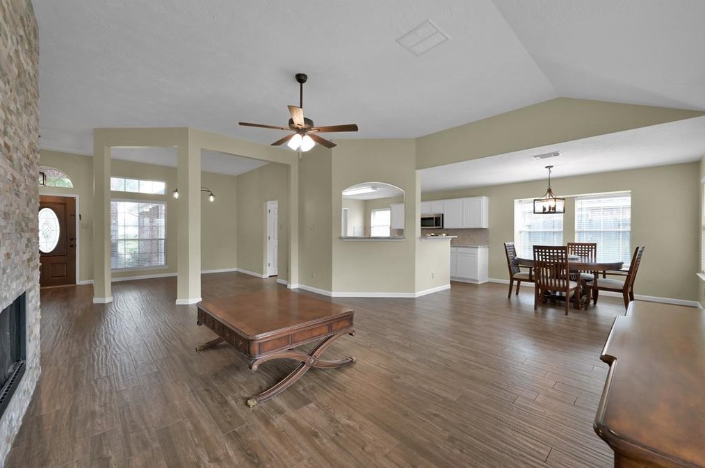 2211 Melanie Park Dr, Spring TX 77388-4184 exterior