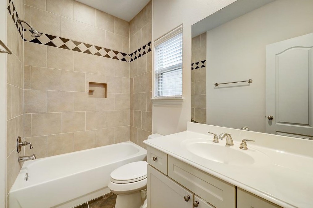5524 Crooms St, Houston TX  77007-8214 exterior