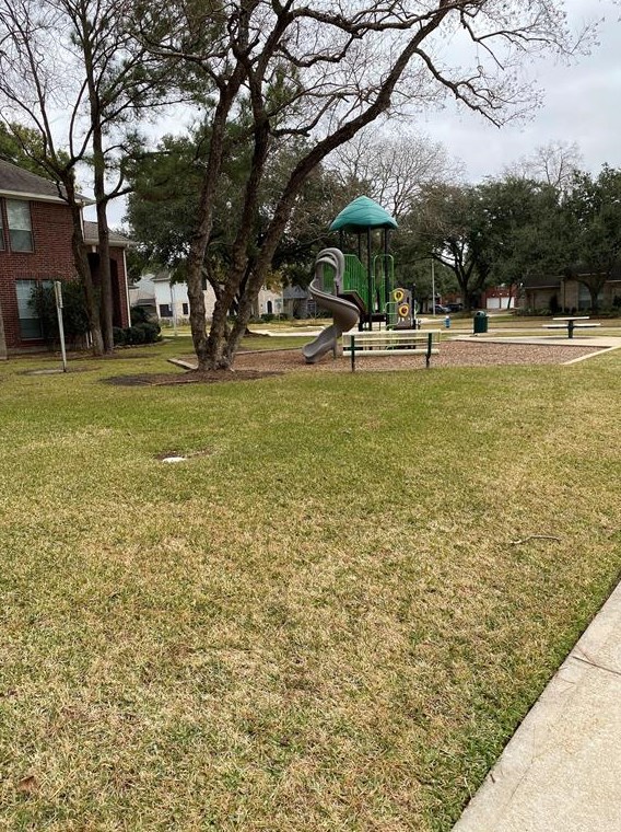 17102 Mountain Crest Dr, Spring TX  77379-2320 exterior