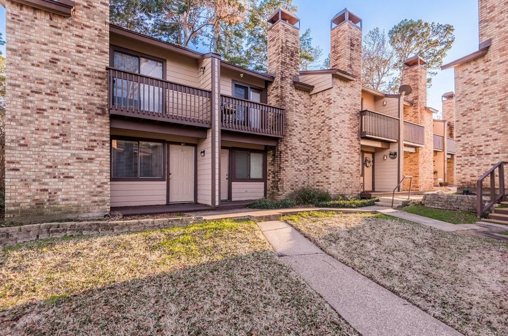 2521 Crosstimbers St, Huntsville TX 77320-3400 exterior